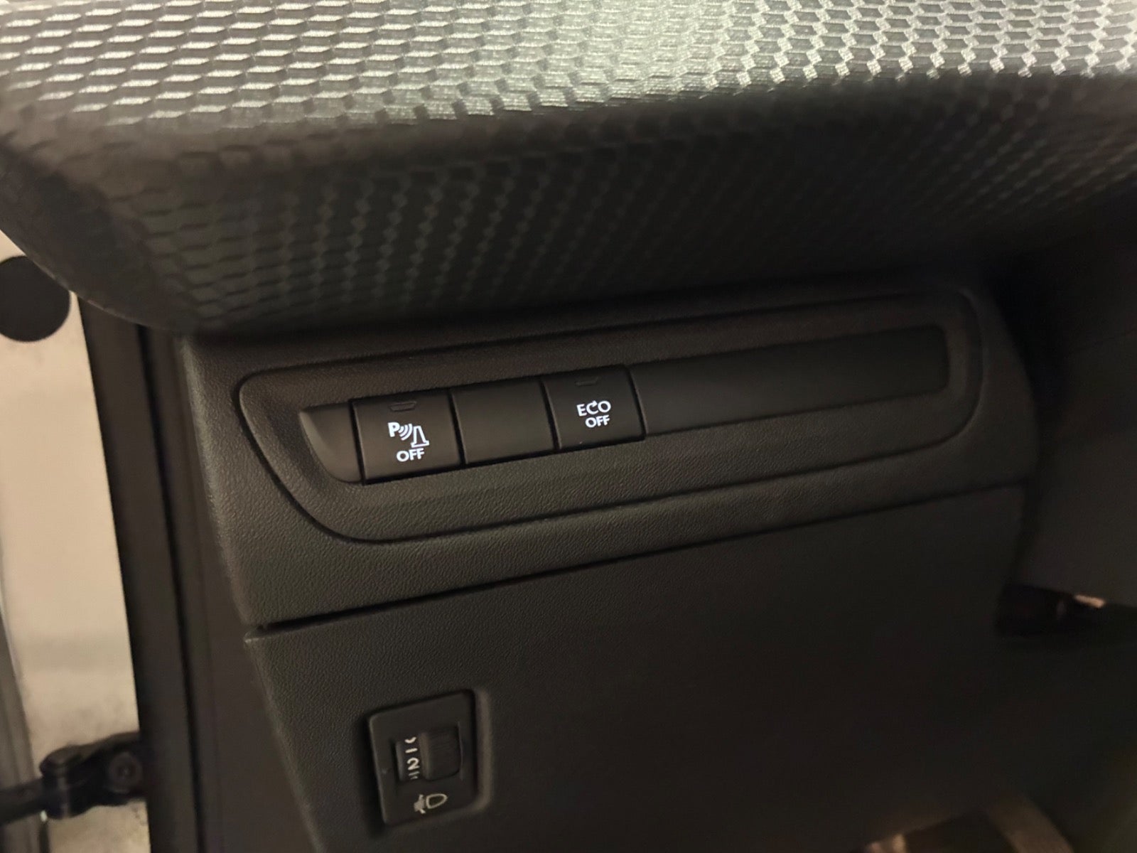 Billede af Peugeot 2008 1,2 e-THP 110 Desire Sky