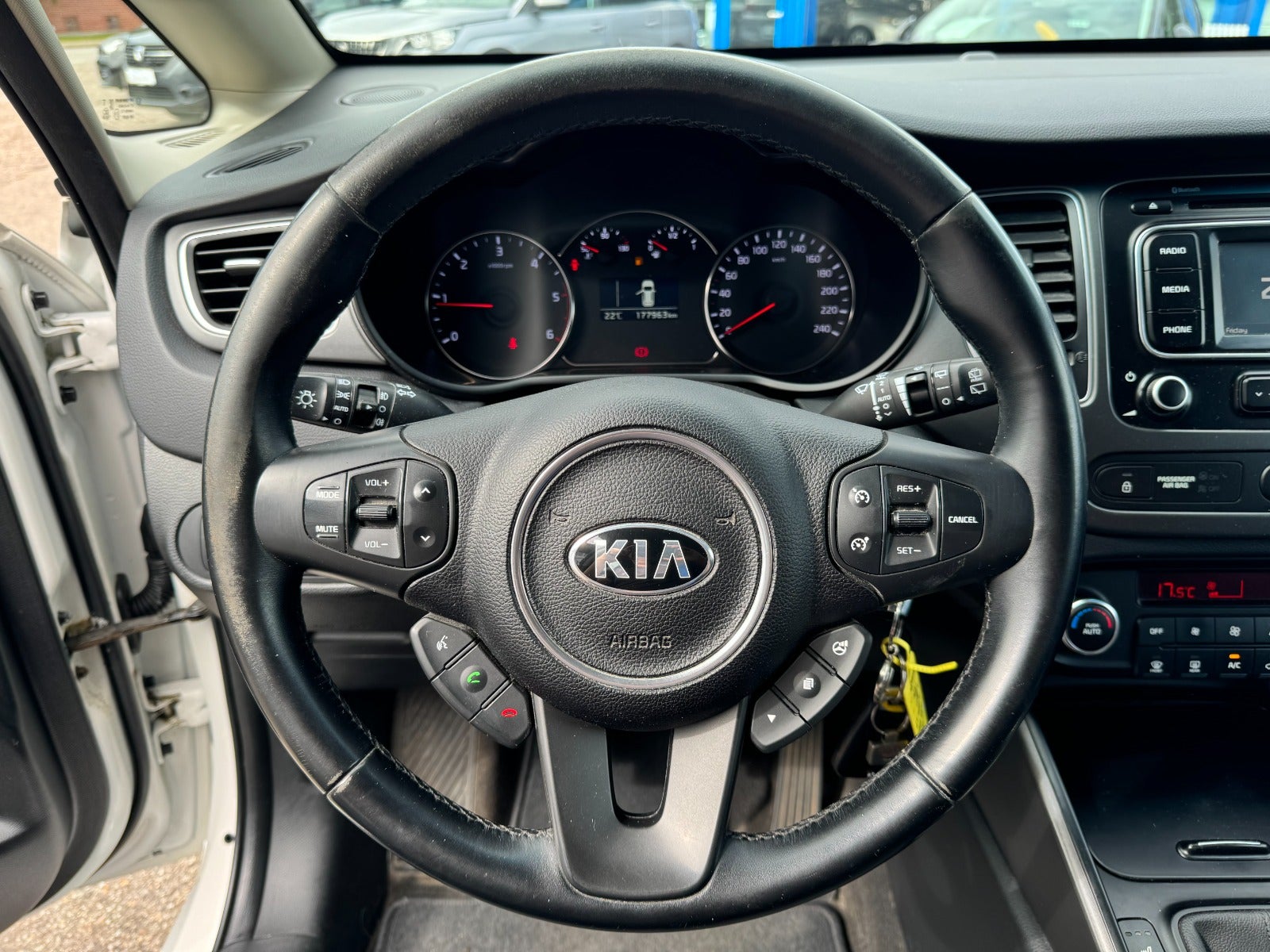 Kia Carens 2015