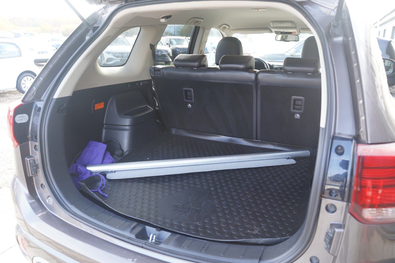 Billede af Mitsubishi Outlander 2,4 PHEV Invite CVT 4WD