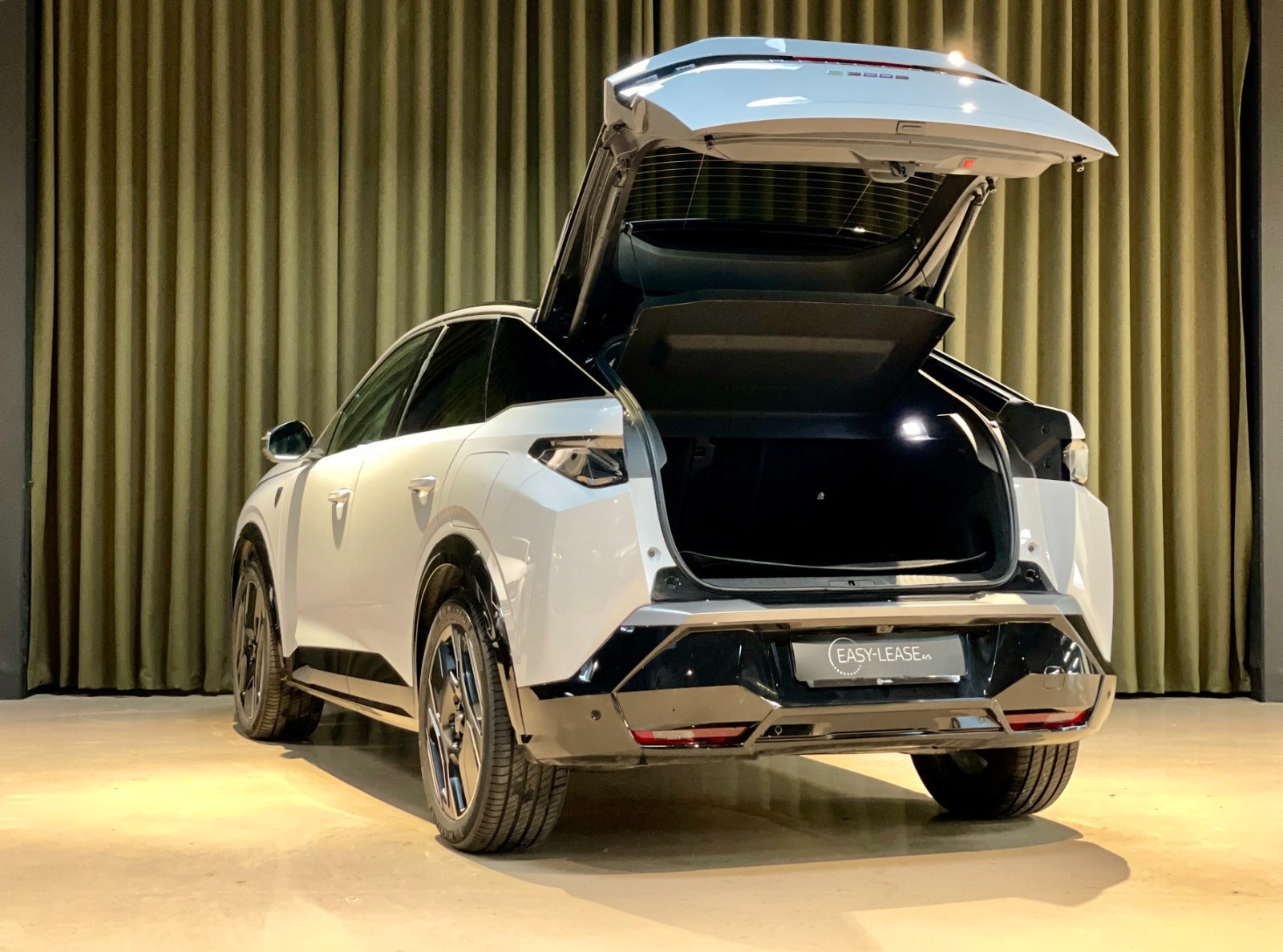 Billede af Peugeot e-3008 77 GT