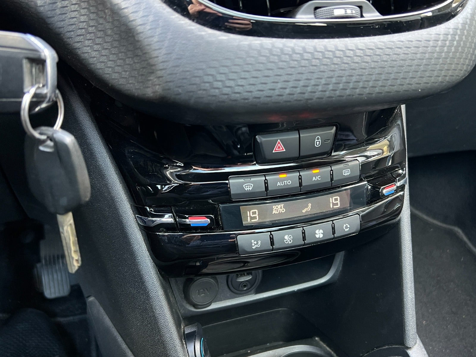 Billede af Peugeot 208 1,2 e-THP 110 Active