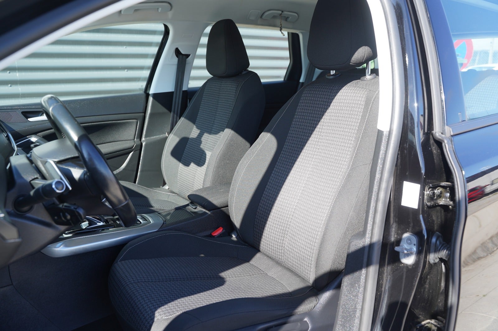 Billede af Peugeot 308 1,5 BlueHDi 130 Active SW EAT8