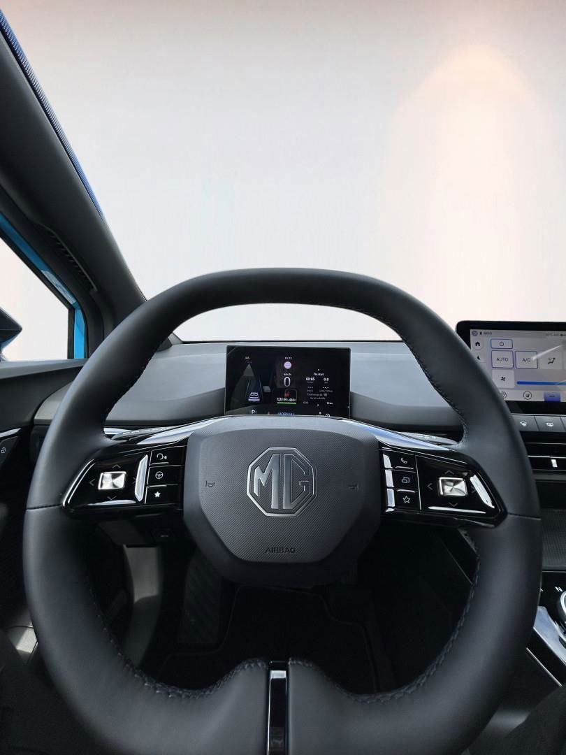 MG 4 Luxury Extended Range