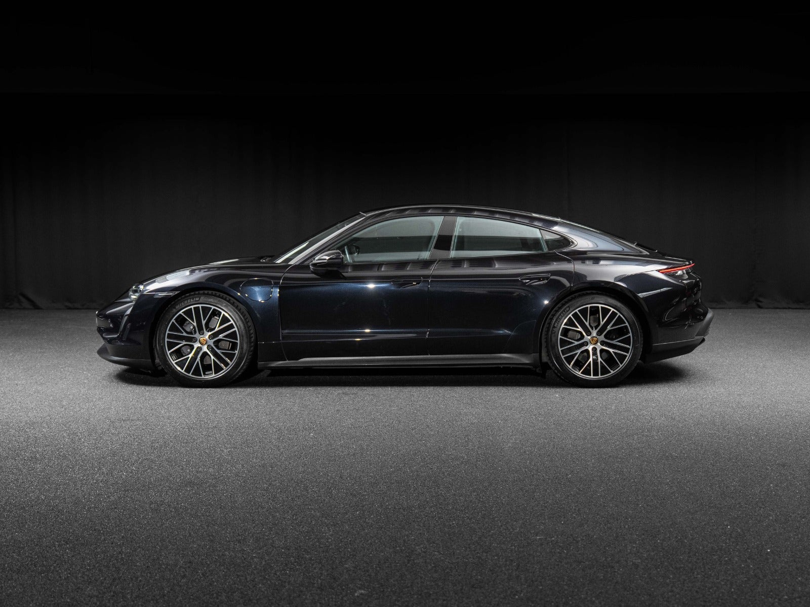 Gallery image 3 of 17