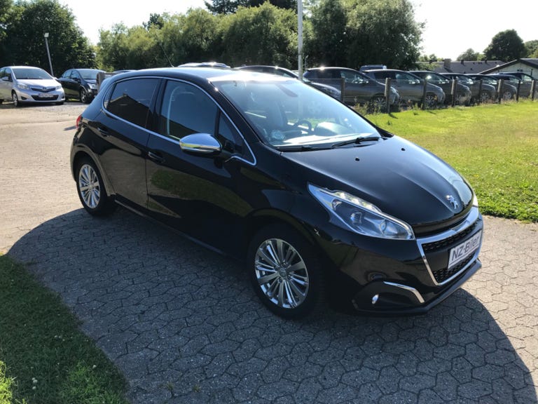 Peugeot 208 BlueHDi 100 Allure Sky