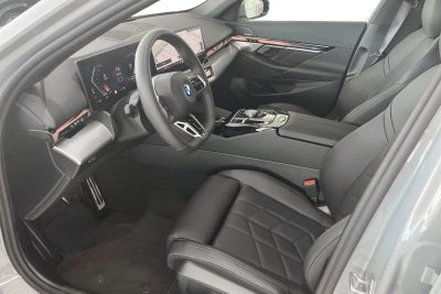 BMW i5 eDrive40 Touring M-Sport - 4