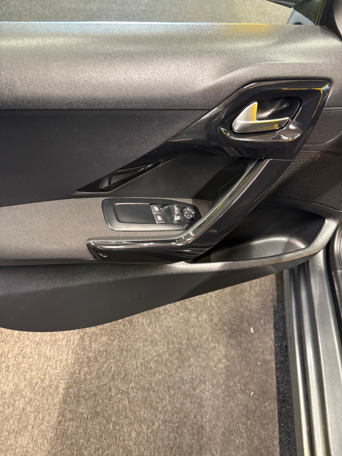 Billede af Peugeot 208 1,2 e-THP 110 Active