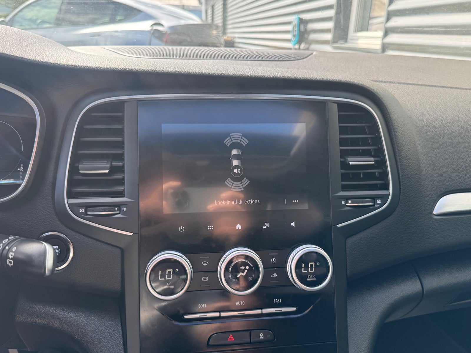 Billede af Renault Megane IV 1,6 E-Tech Intens Sport Tourer