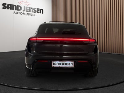Porsche Macan Turbo 