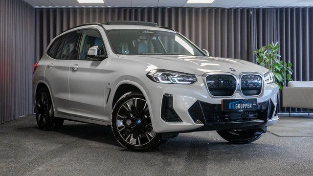 BMW iX3  Charged Plus M-Sport