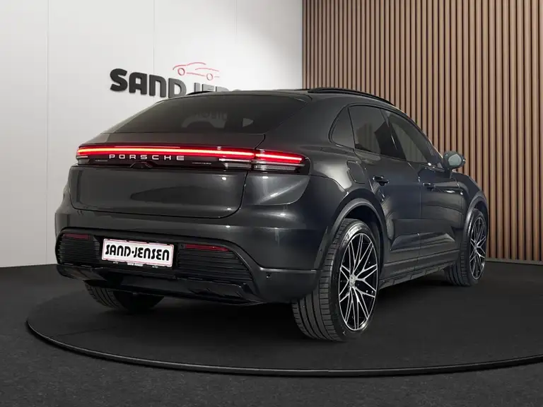 Porsche Macan 4