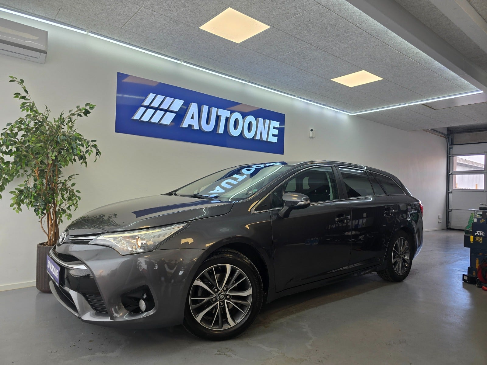 Billede af Toyota Avensis 1,8 VVT-i T2 Touring Sports MDS