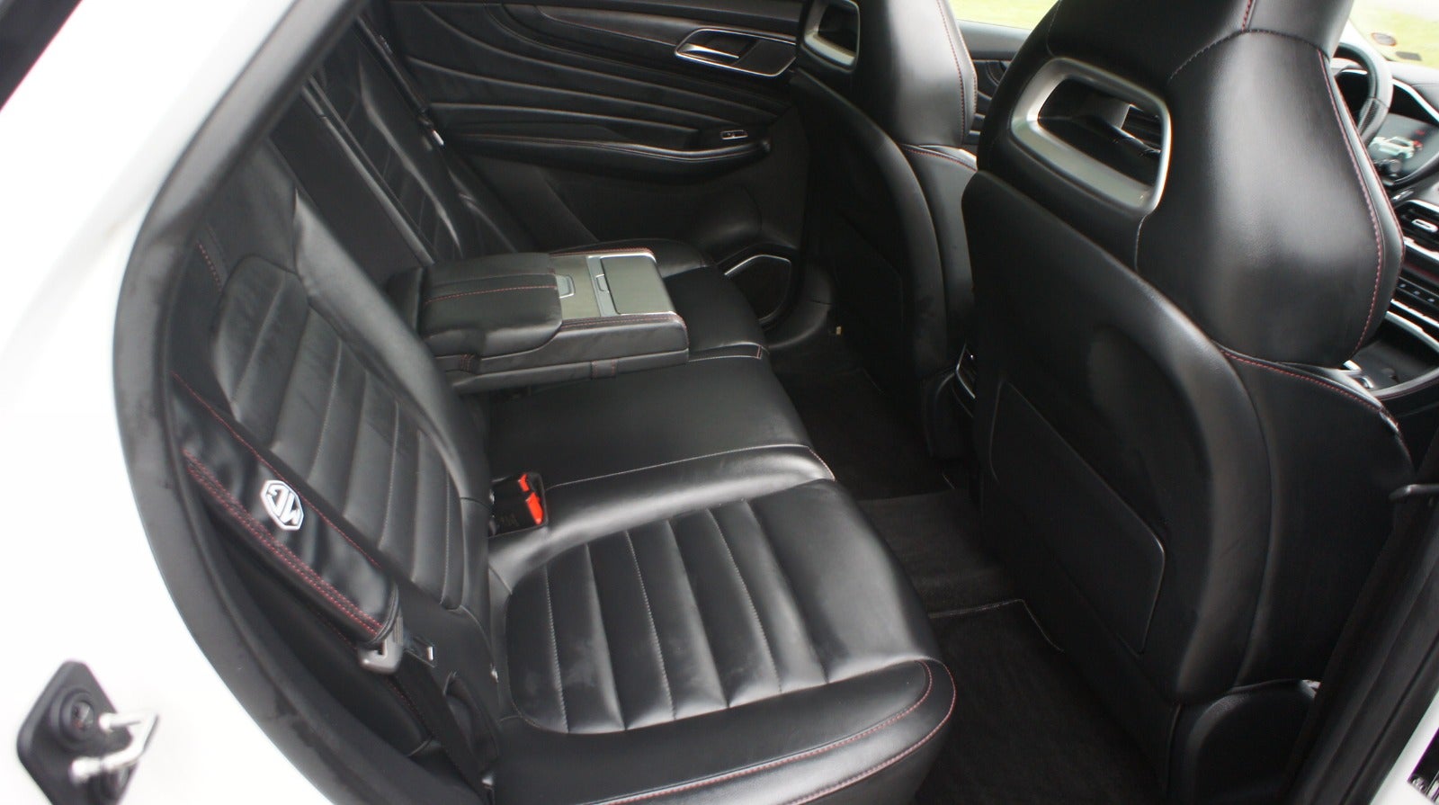 MG EHS PHEV Luxury