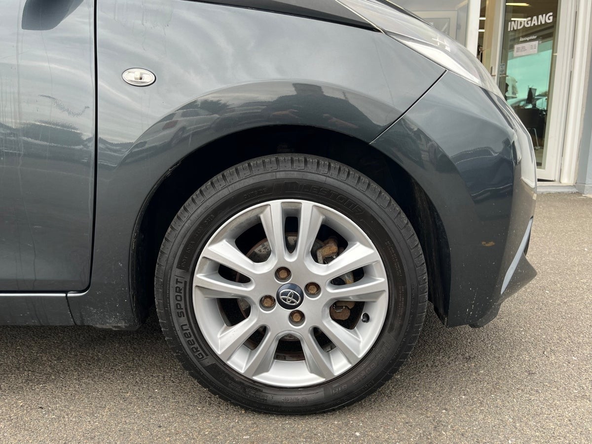 Billede af Toyota Aygo 1,0 VVT-i x-black II x-shift