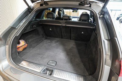 Mercedes EQE350 SUV
