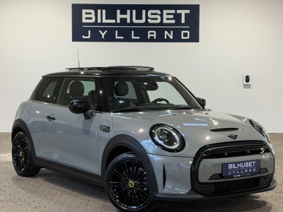 MINI Cooper SE  Maximise 3d