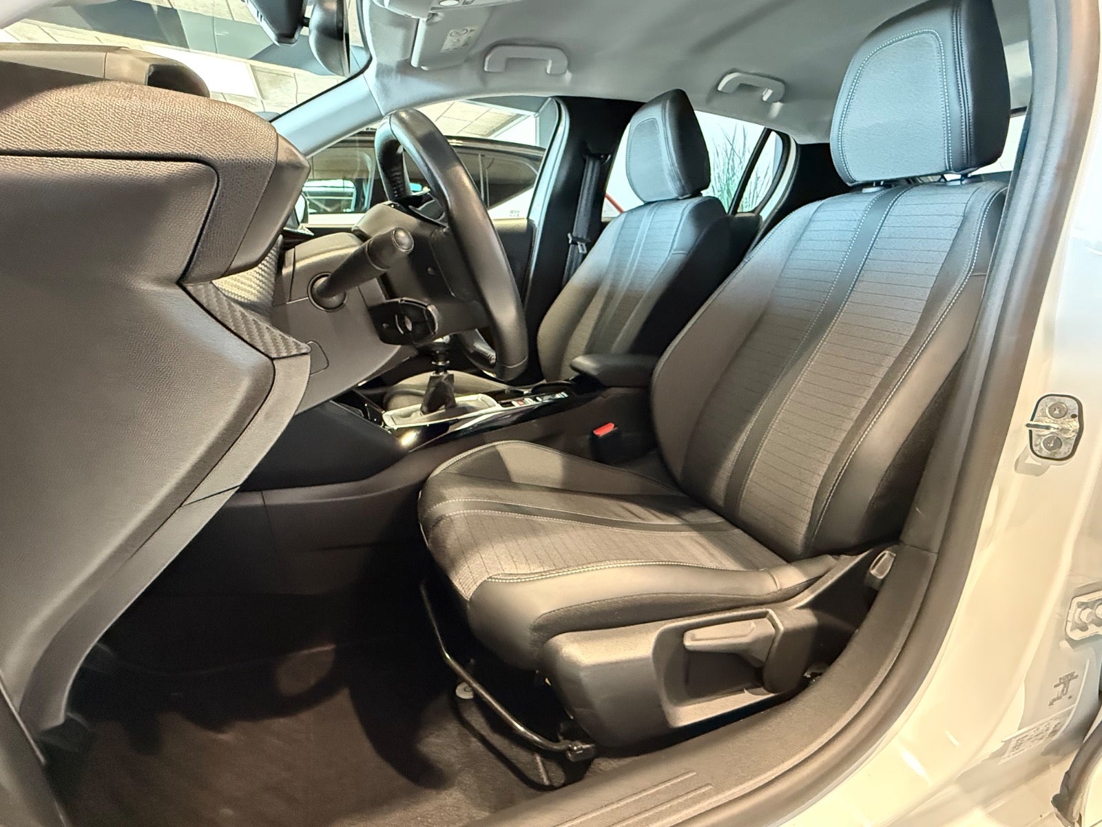 Billede af Peugeot 208 1,2 PureTech 100 Allure Pack
