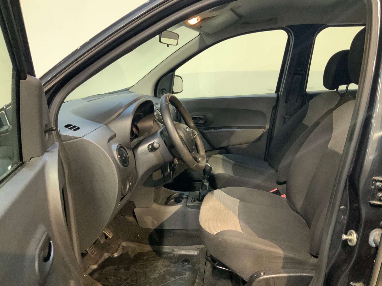 Dacia Lodgy (5/8)