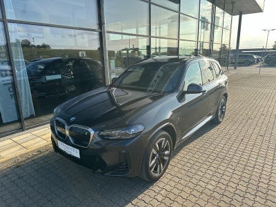 BMW iX3  Charged M-Sport El aut. Automatgear modelår 2023 km 35000 Gråmetal ABS airbag alarm central