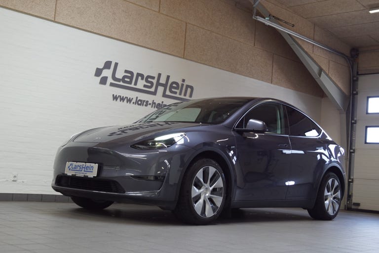 Tesla Model Y Long Range AWD