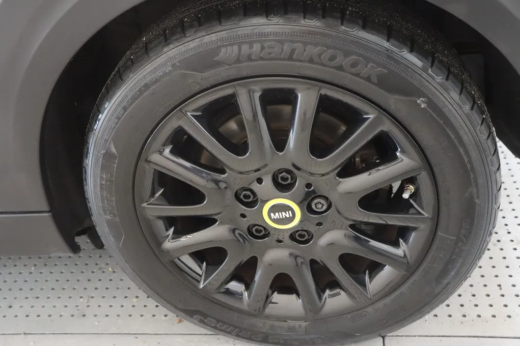 MINI Cooper SE Classic Trim