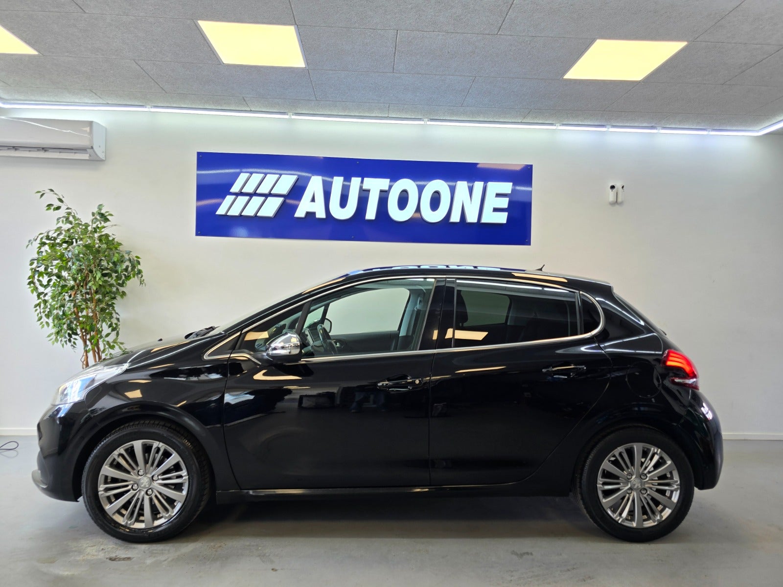 Billede af Peugeot 208 1,2 VTi 82 Selection Sky