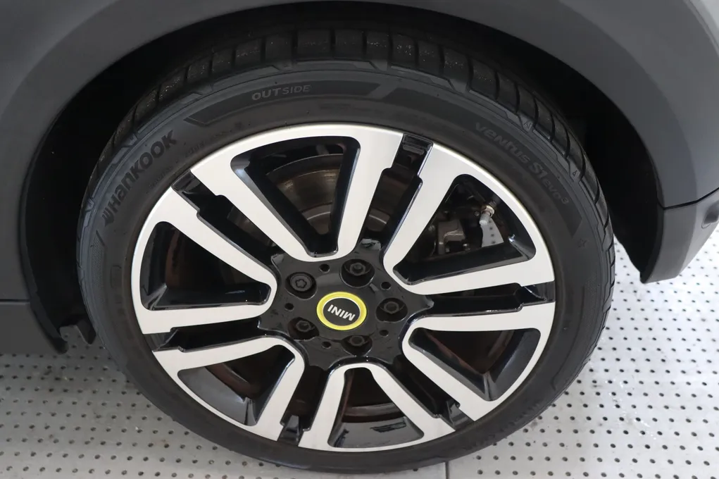 MINI Cooper SE Camden Edition