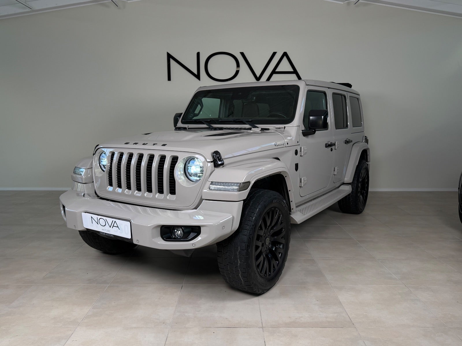 Jeep Wrangler Unlimited 2,0 T Brute Sky One aut. 4×4 4d - 1