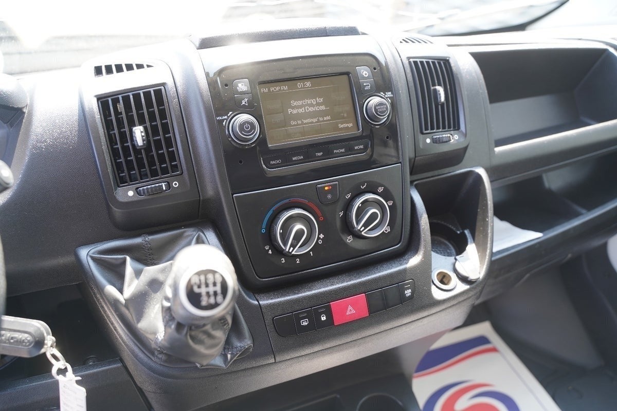 Billede af Peugeot Boxer 335 2,2 BlueHDi 140 L3H2 Premium