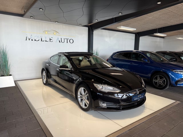 Tesla Model S  85D