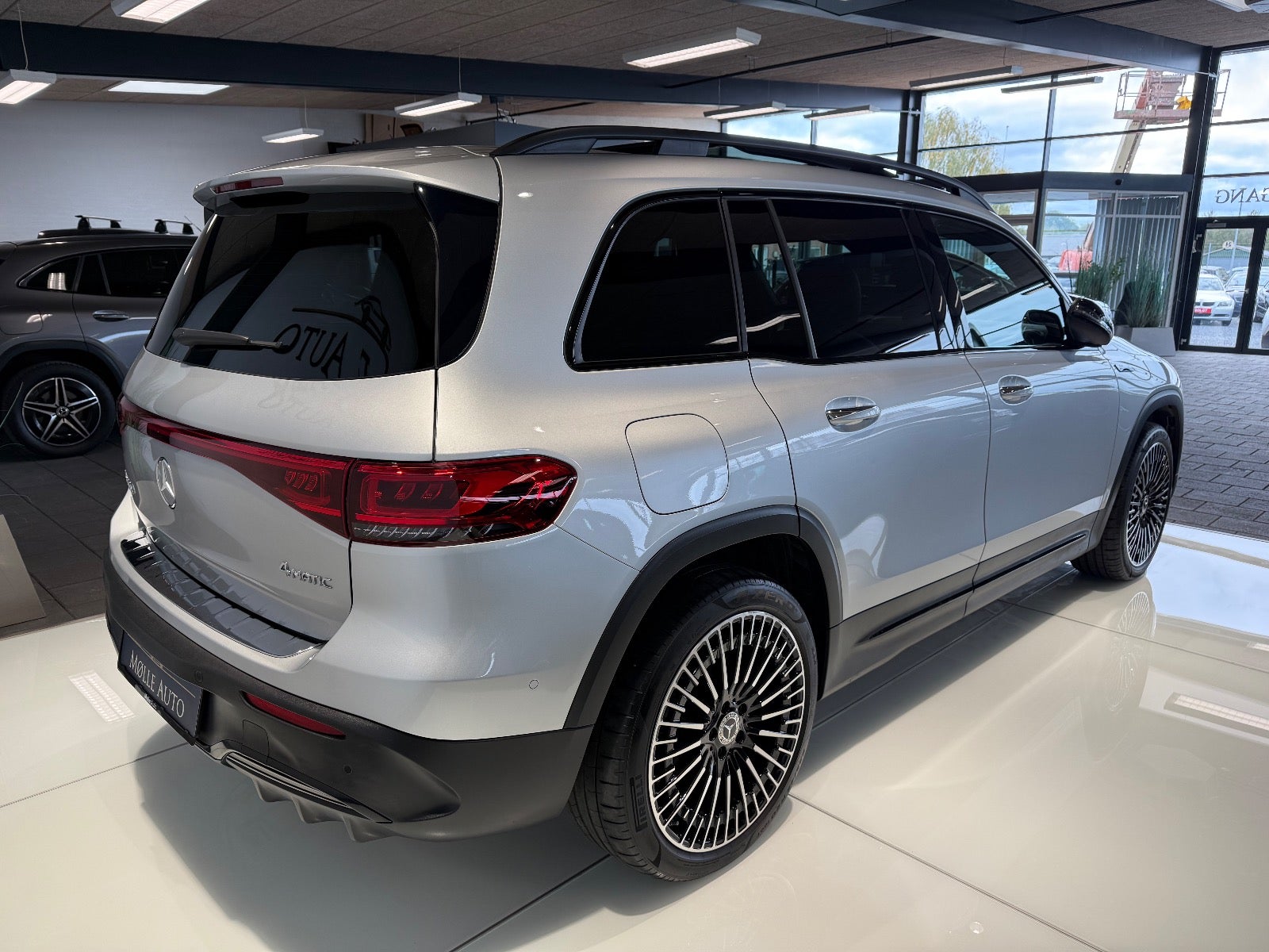 Billede af Mercedes EQB300  AMG Line 4Matic