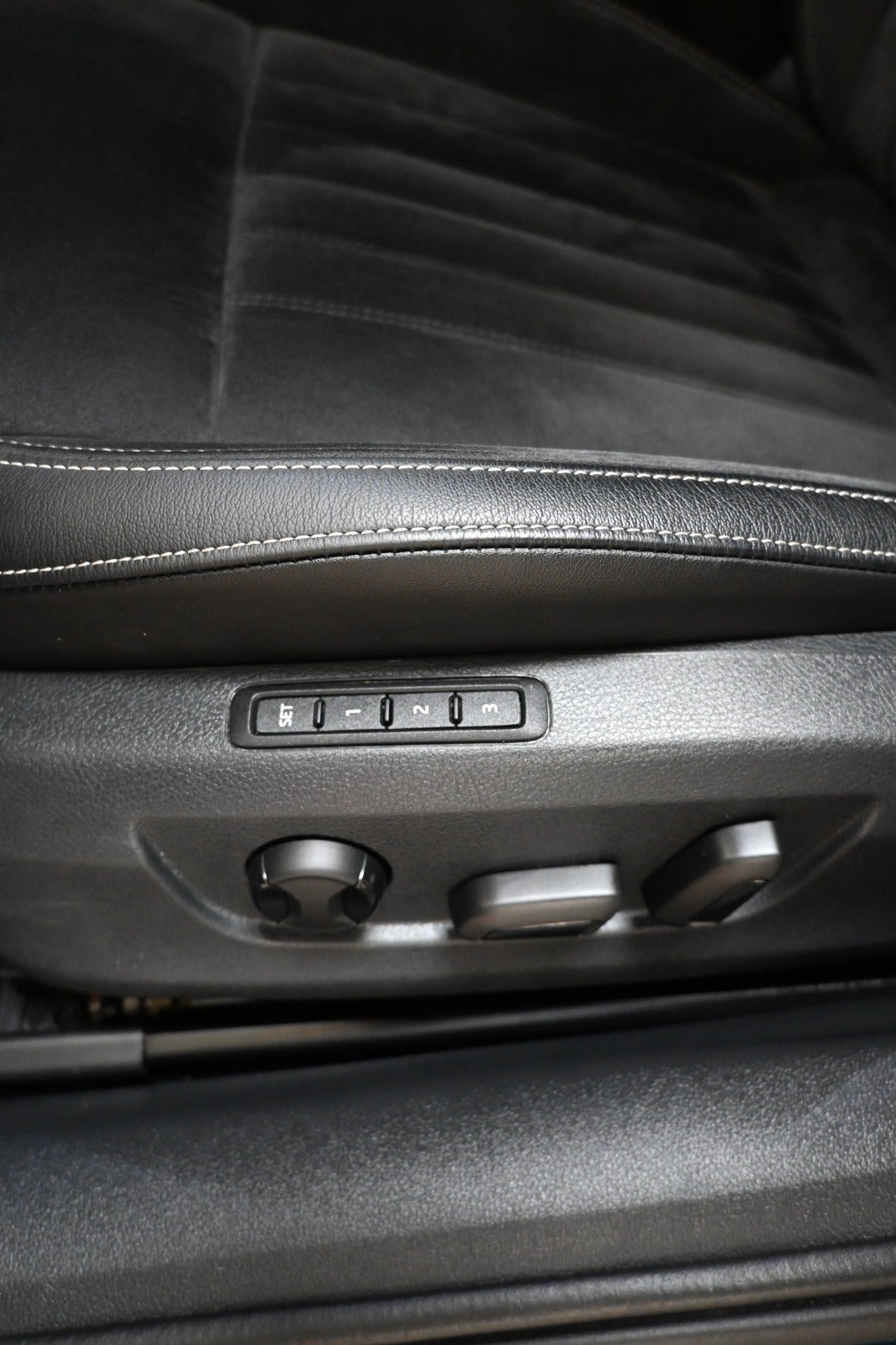 Skoda Superb TSi 150 Business Executive Combi DSG