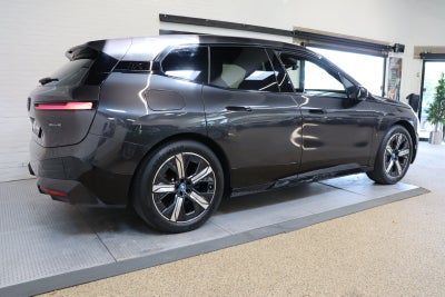 BMW iX xDrive40 Fully Charged