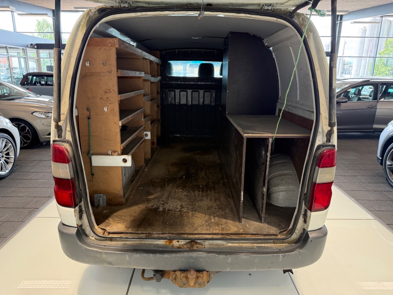 Billede af Toyota HiAce 2,5 D-4D 88 Komfort lang