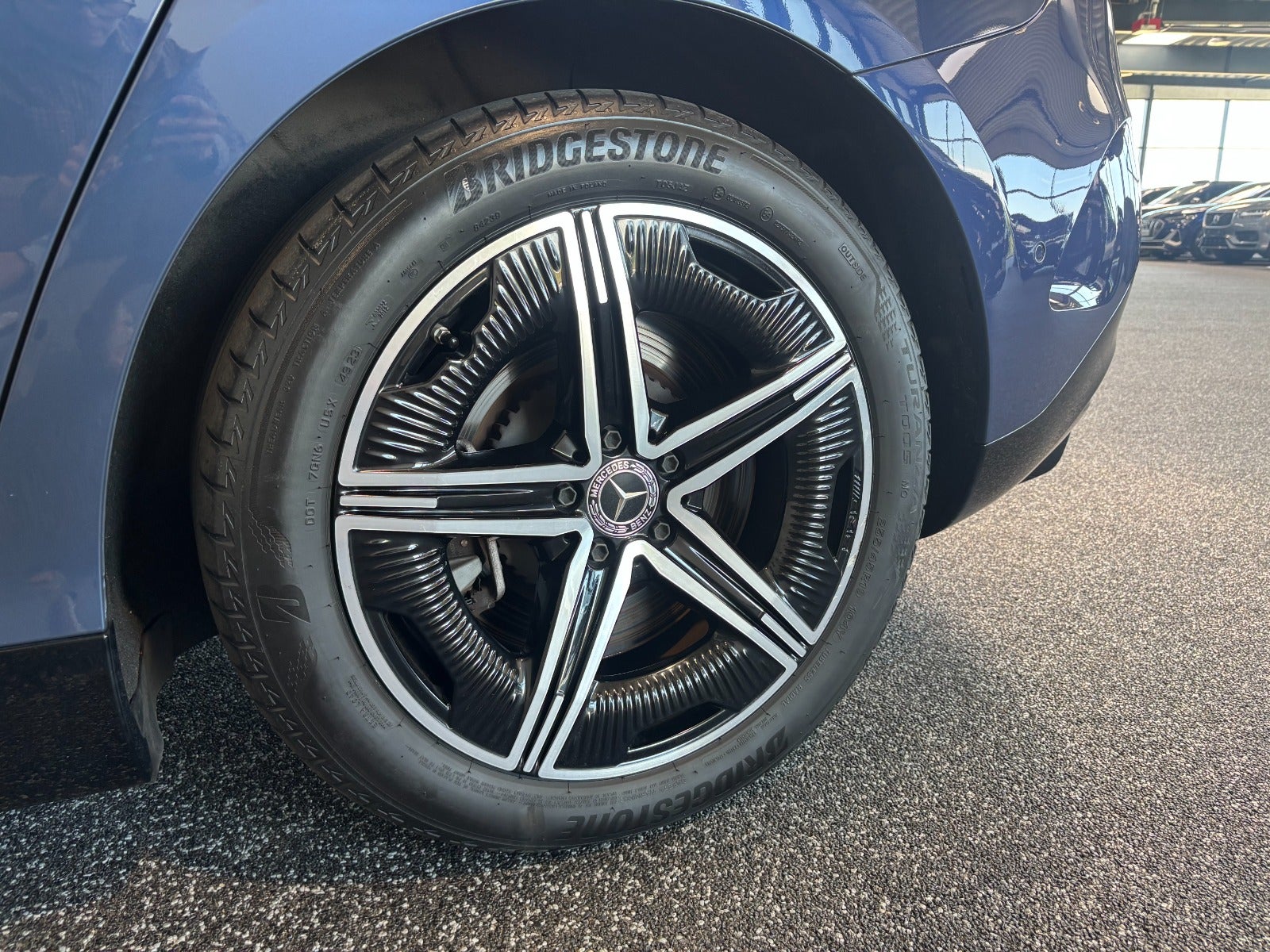 Mercedes EQE350 AMG Line 4d - 10