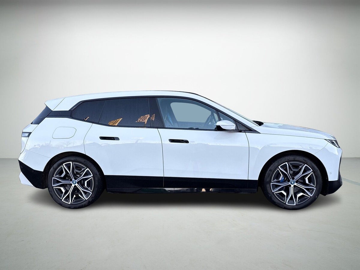 BMW iX xDrive40 Fully Charged M-Sport billede 5