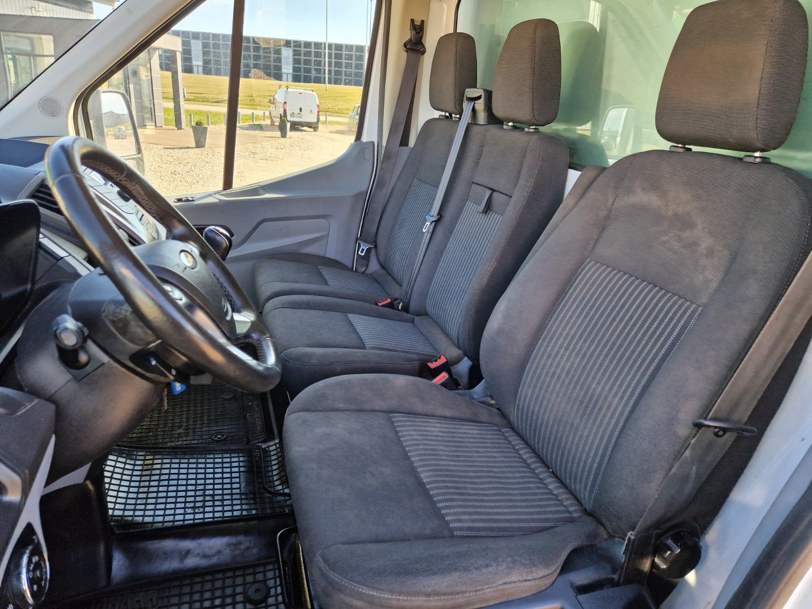 Billede af Ford Transit 350 L2 Chassis 2,0 TDCi 170 Lodvogn RWD