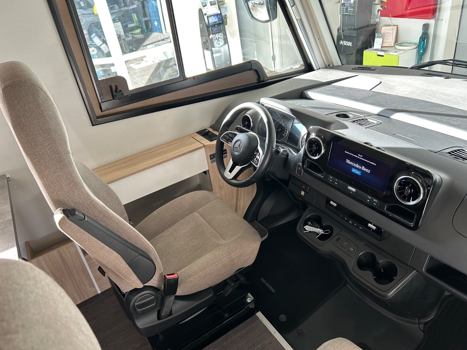 Mercedes Frankia, Billede 6