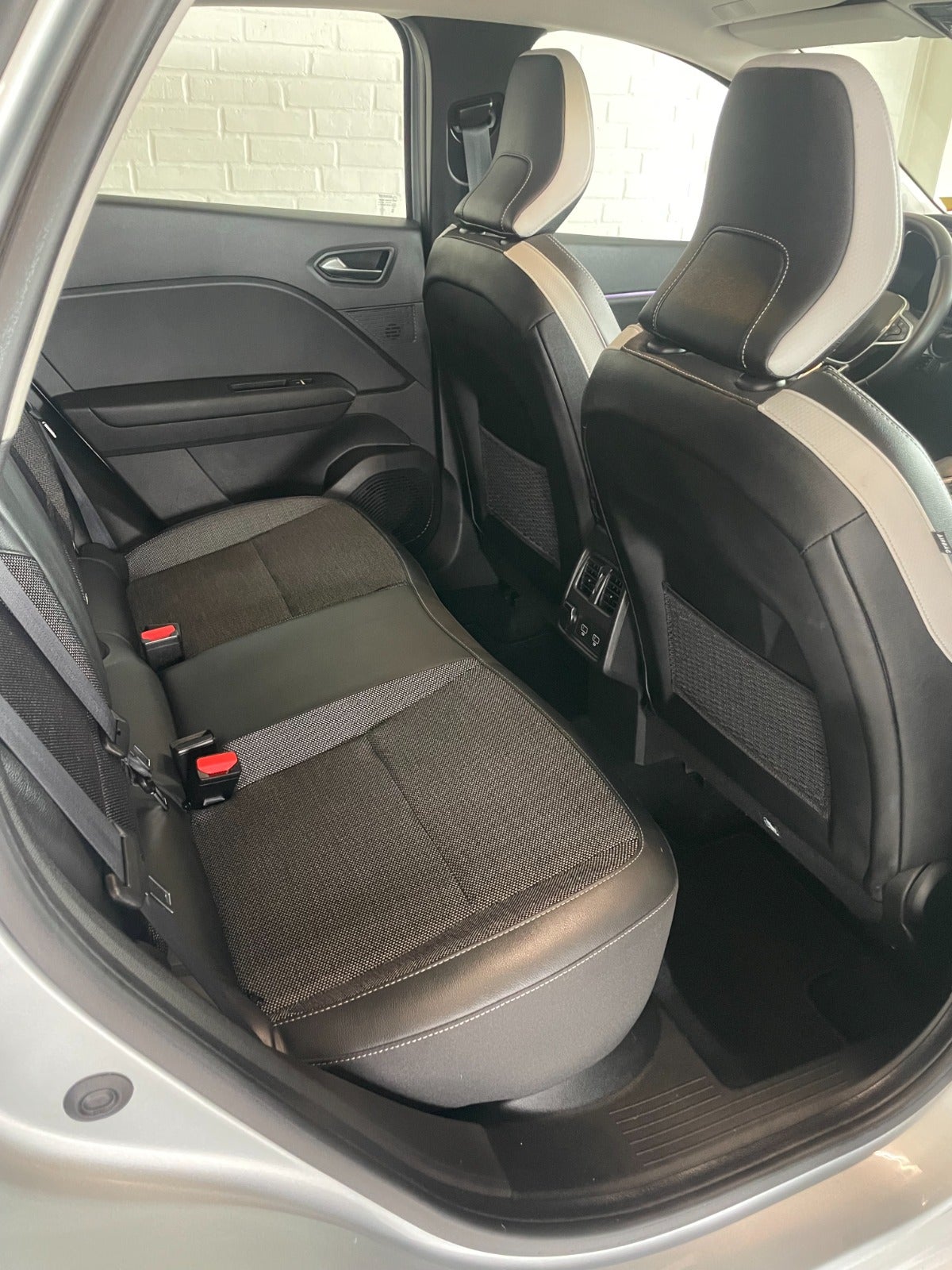 Billede af Renault Captur 1,6 E-Tech Intens