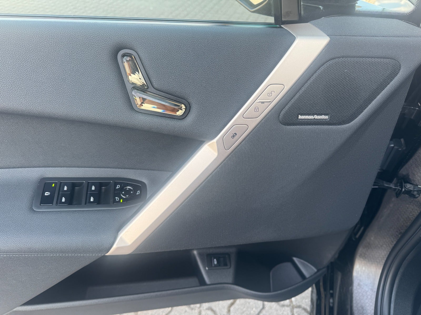 BMW iX xDrive50 Supercharged 5d - 9