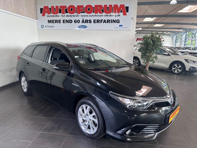 Toyota Auris Hybrid H2 Comfort Touring Sports CVT Van