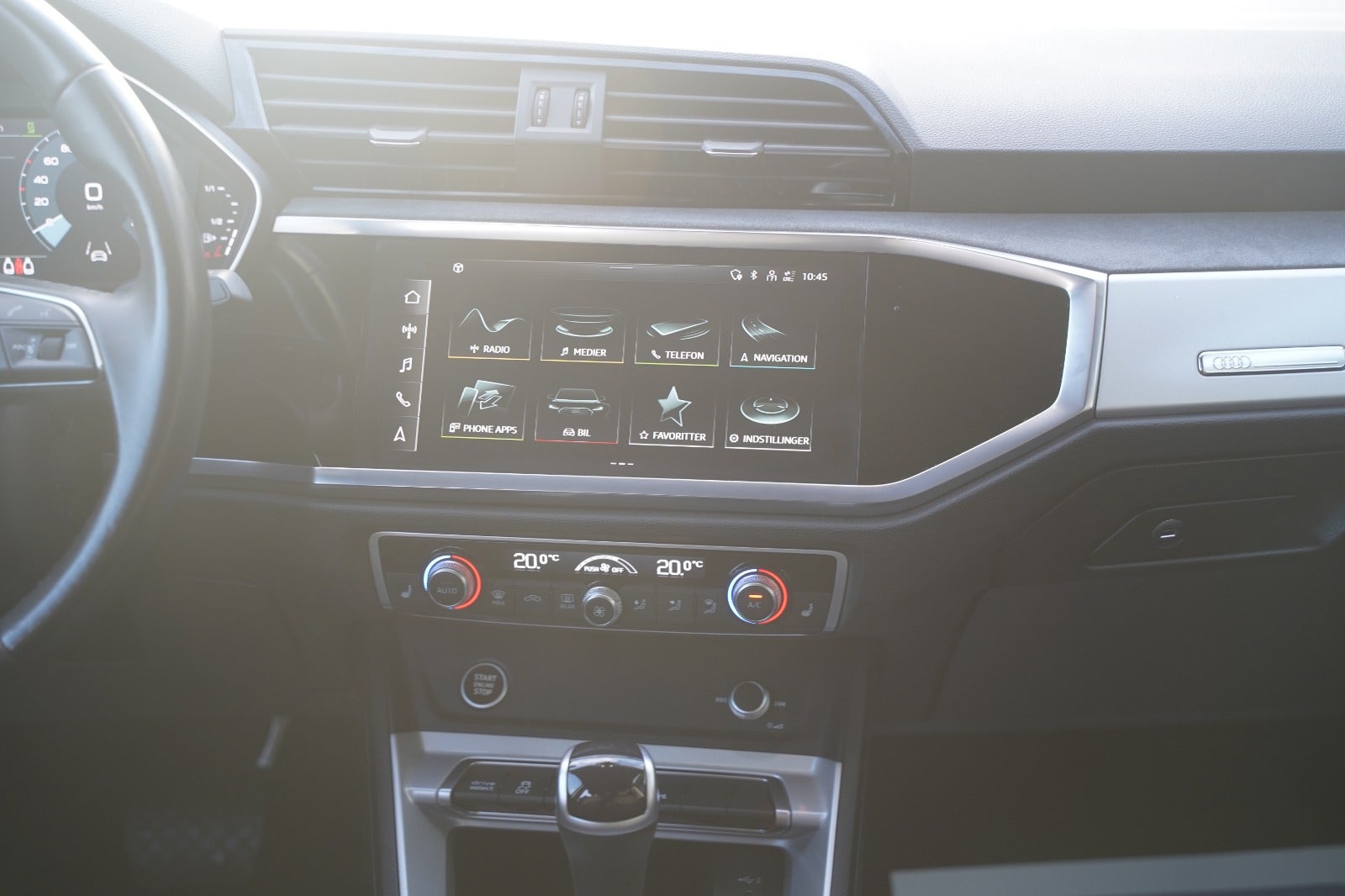 Billede af Audi Q3 45 TFSi e Attitude plus S-tr.