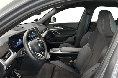 BMW iX2 eDrive20 M-Sport - 4