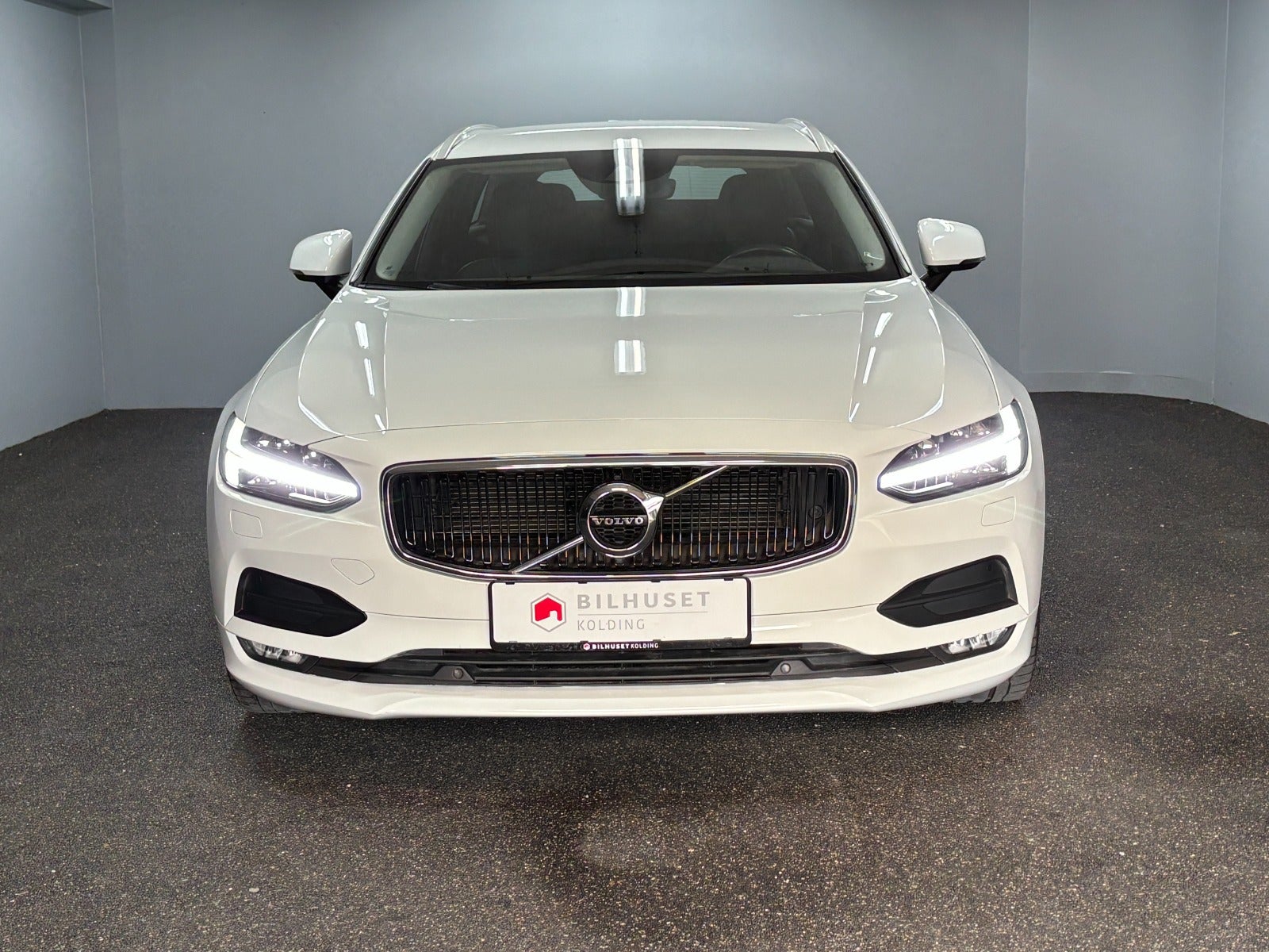 Billede af Volvo V90 2,0 D4 190 Momentum aut.