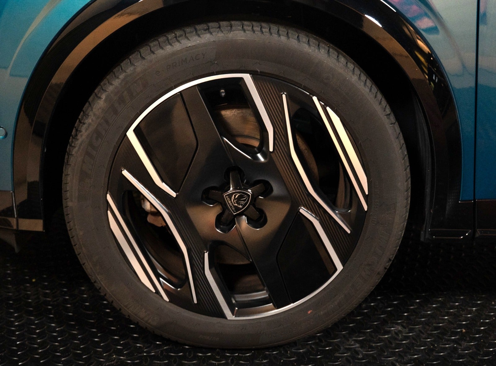 Billede af Peugeot e-3008 77 GT Pack