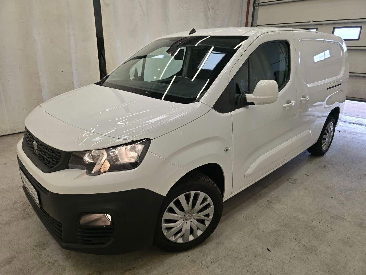 Peugeot Partner BlueHDi 100 L2V2 Grip Van