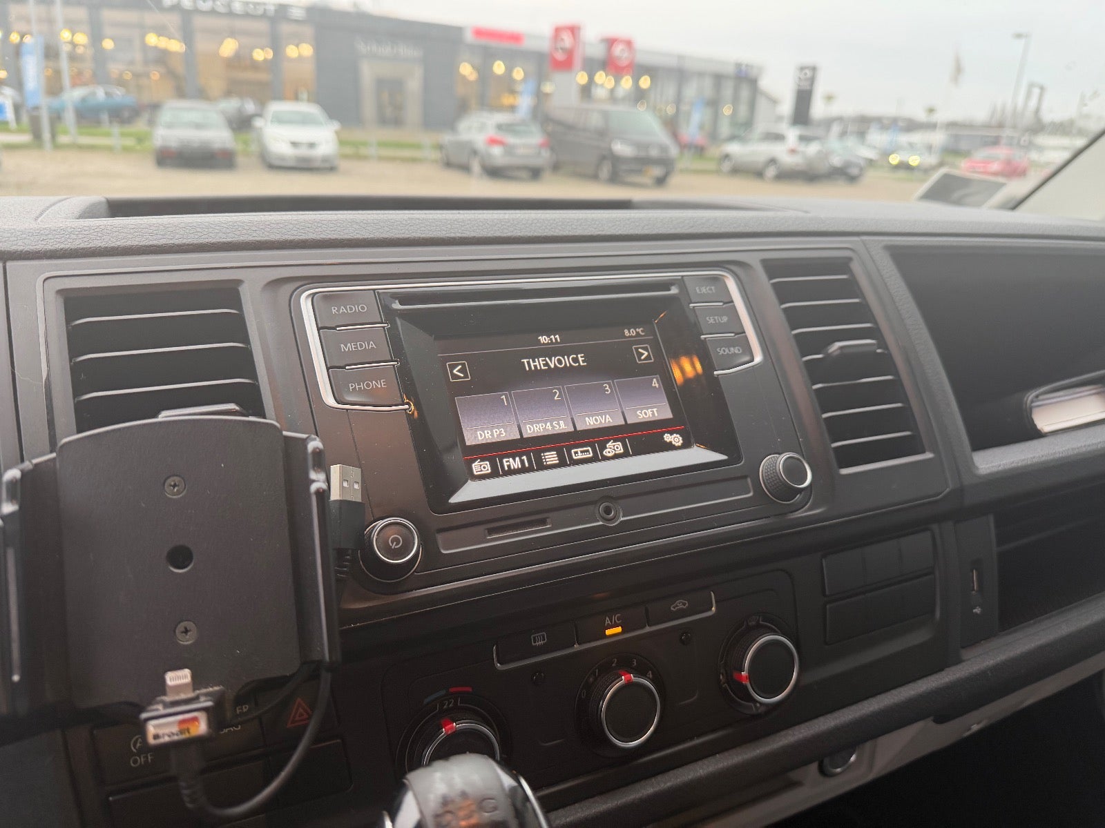 Billede af VW Transporter 2,0 TDi 140 Kassevogn DSG kort