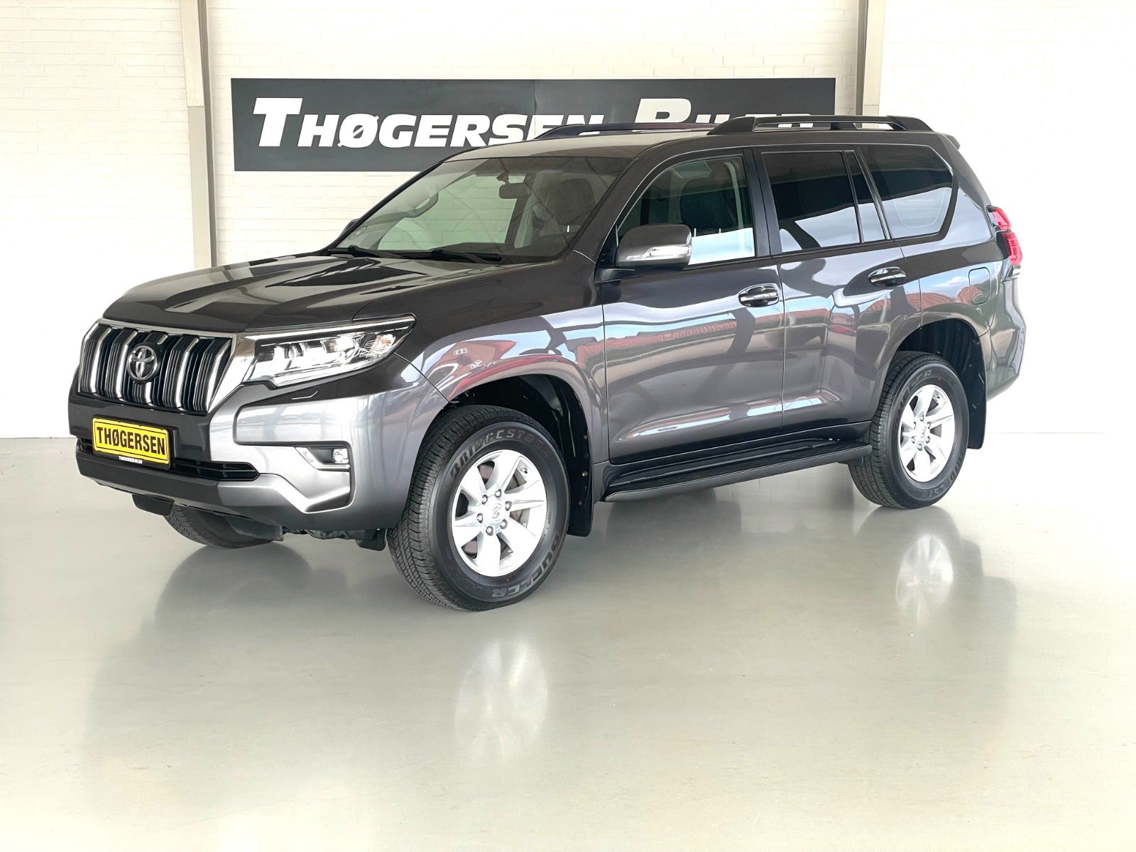 Billede af Toyota Land Cruiser 2,8 D-4D T2 aut. Van