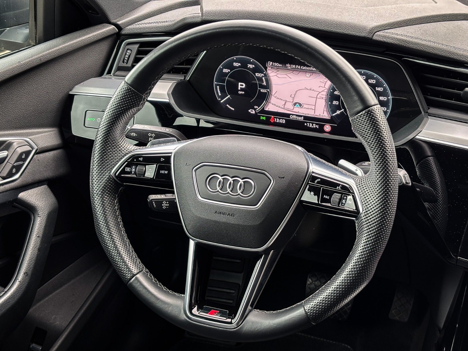 Billede af Audi e-tron 55 S-line quattro