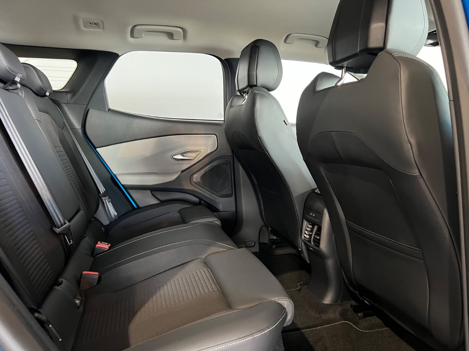 Ford Explorer Premium Extended Range AWD